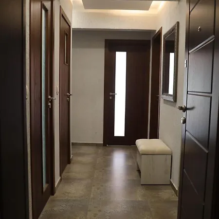 With Free Parking By Apartmax