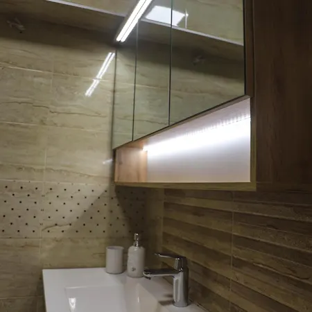 アパート With Free Parking By Apartmax