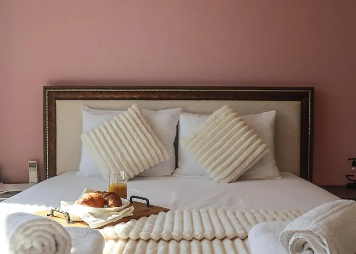 With Free Parking By Apartmax Warna