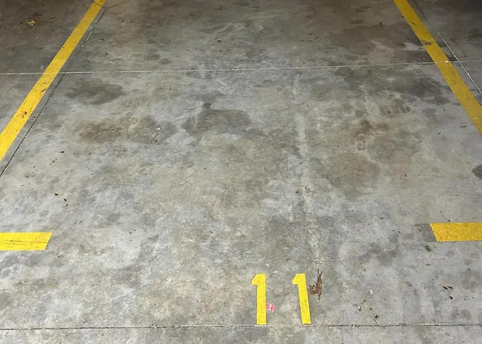 With Free Parking By Apartmax Apartament *