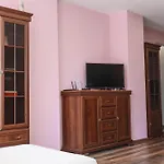 With Free Parking By Apartmax Apartamento