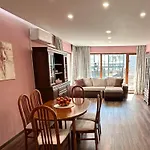With Free Parking By Apartmax * Warna
