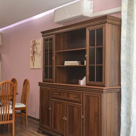 With Free Parking By Apartmax