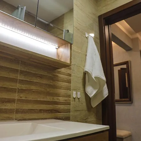 Apartment With Free Parking By Apartmax